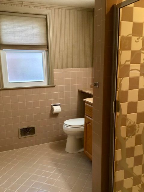 Tiny photo for 9532 Springfield Avenue, Evanston, IL 60203 (MLS # 12565481)