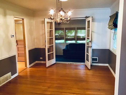 Tiny photo for 9532 Springfield Avenue, Evanston, IL 60203 (MLS # 12565481)