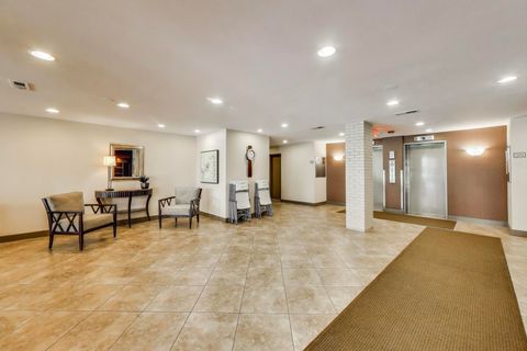 Tiny photo for 221 N KENILWORTH Avenue #105, Oak Park, IL 60302 (MLS # 12464726)