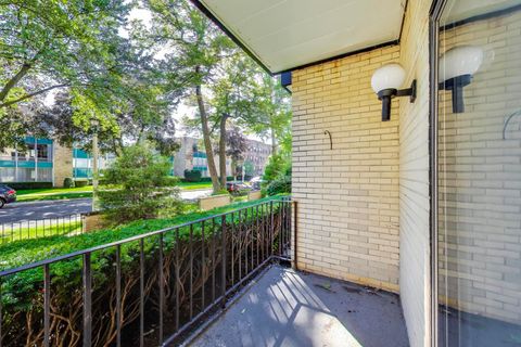 Tiny photo for 221 N KENILWORTH Avenue #105, Oak Park, IL 60302 (MLS # 12464726)