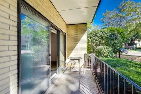 Tiny photo for 221 N KENILWORTH Avenue #105, Oak Park, IL 60302 (MLS # 12464726)