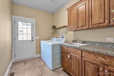 Tiny photo for 675 Oak Lane, South Elgin, IL 60177 (MLS # 12497053)