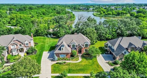 Tiny photo for 675 Oak Lane, South Elgin, IL 60177 (MLS # 12497053)