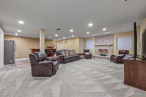 Tiny photo for 675 Oak Lane, South Elgin, IL 60177 (MLS # 12497053)