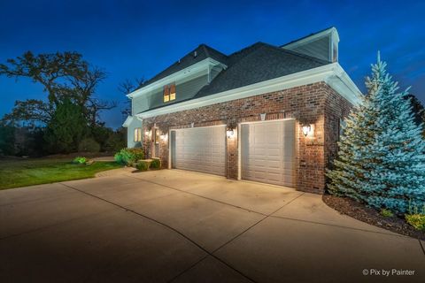 Tiny photo for 675 Oak Lane, South Elgin, IL 60177 (MLS # 12497053)