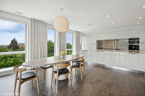 Tiny photo for 1625 N Burling Street #401, Chicago, IL 60614 (MLS # 12461138)