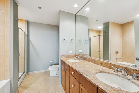 Tiny photo for 130 N Garland Court #1405, Chicago, IL 60602 (MLS # 12516196)