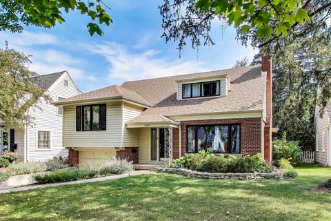 Tiny photo for 3905 Lawn Avenue, Western Springs, IL 60558 (MLS # 12491733)