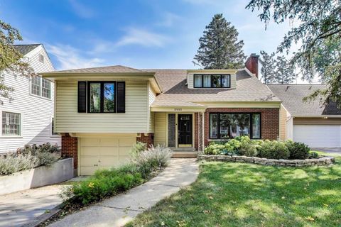 Photo of 3905 Lawn Avenue, Western Springs, IL 60558 (MLS # 12491733)