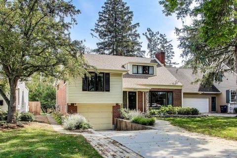 Tiny photo for 3905 Lawn Avenue, Western Springs, IL 60558 (MLS # 12491733)