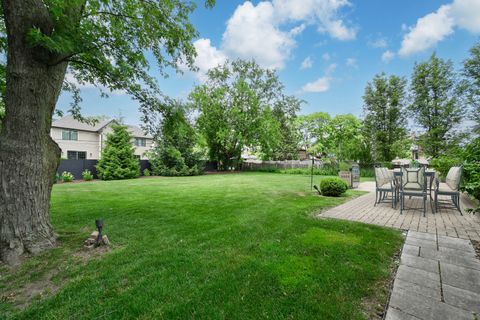 Tiny photo for 606 Greendale Road, Glenview, IL 60025 (MLS # 12494569)
