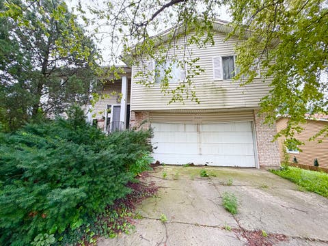 Photo of 2001 Sunnydale Street, Woodridge, IL 60517 (MLS # 12734114)