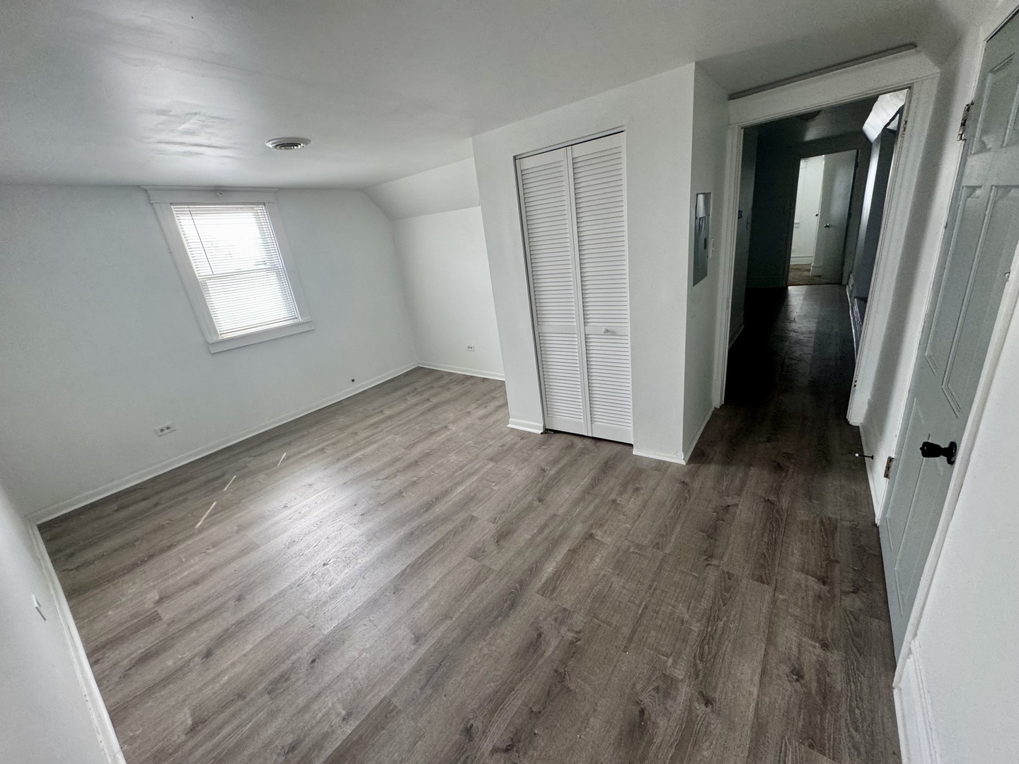 10550 S Ewing Avenue