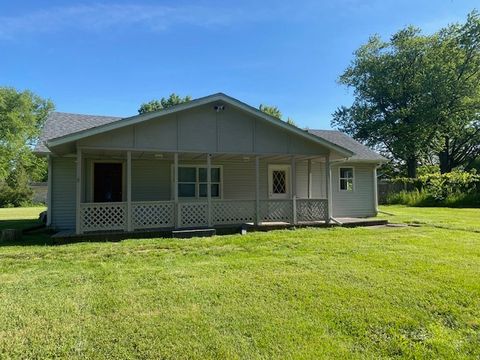 Single Family Residence in Rockford IL 407 Atwood Avenue.jpg