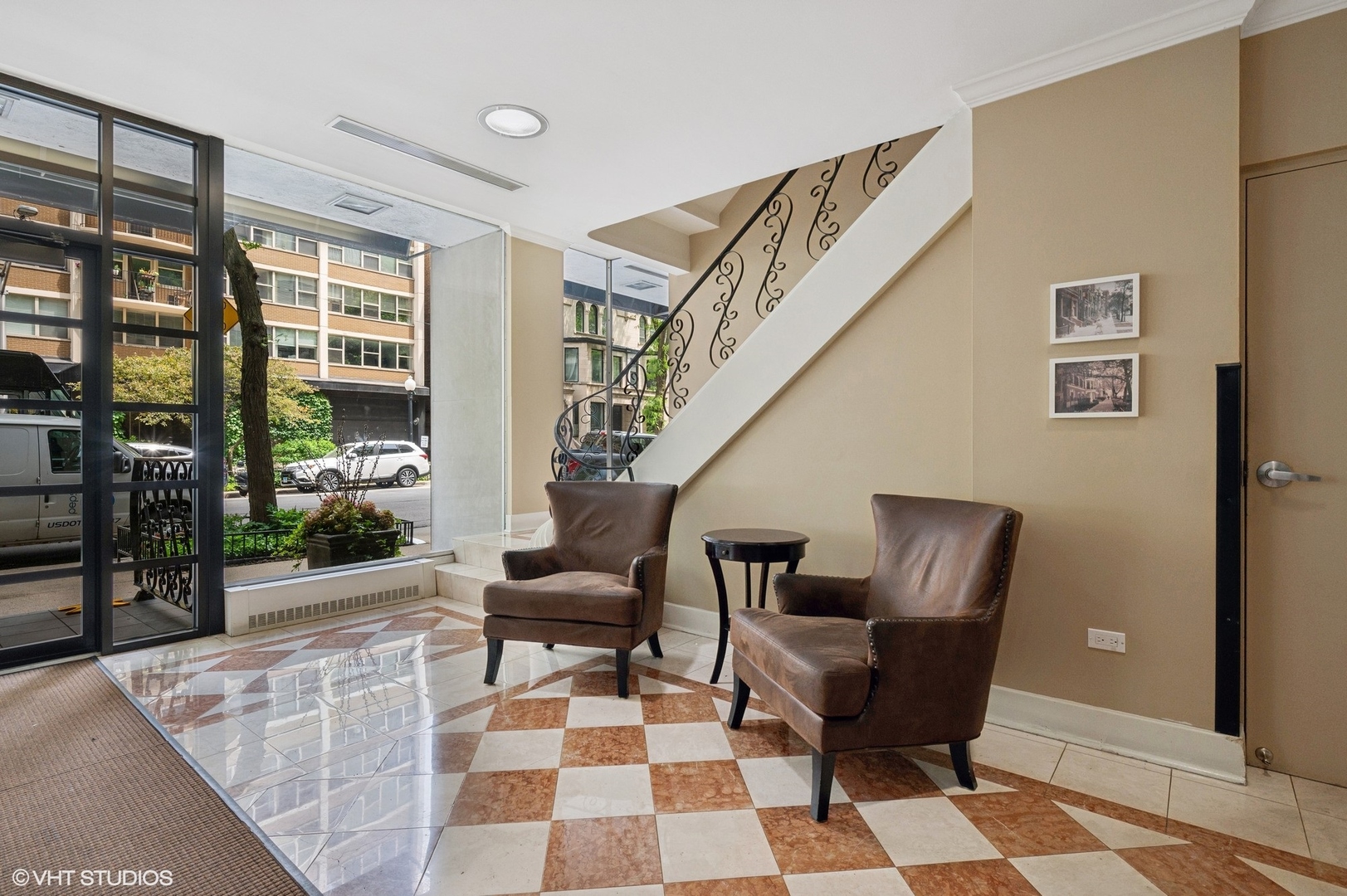 33 E Cedar Street 8G