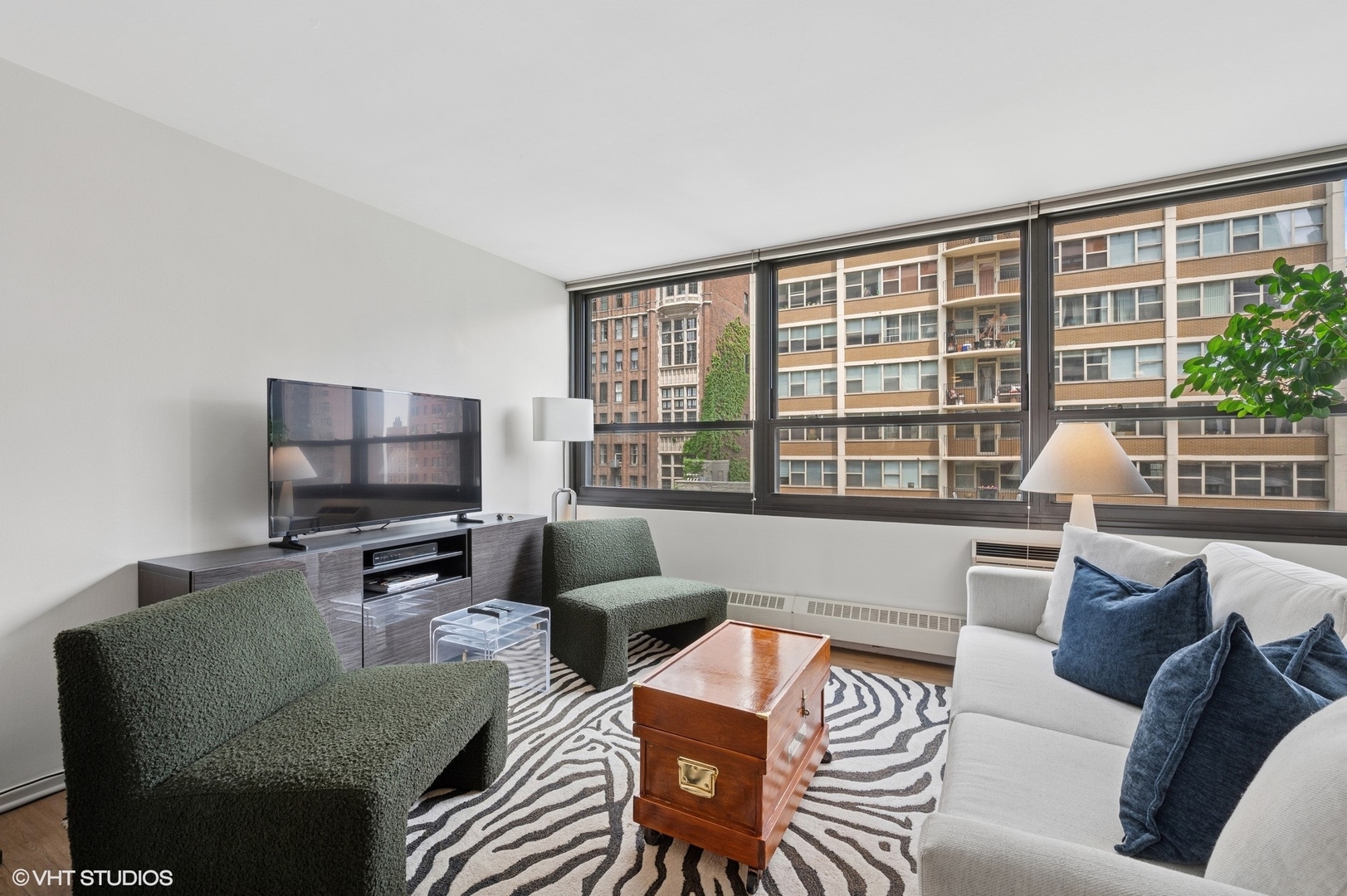 33 E Cedar Street 8G