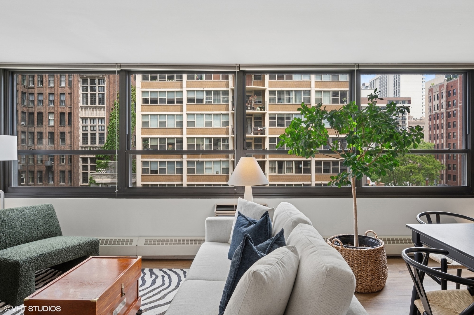 33 E Cedar Street 8G
