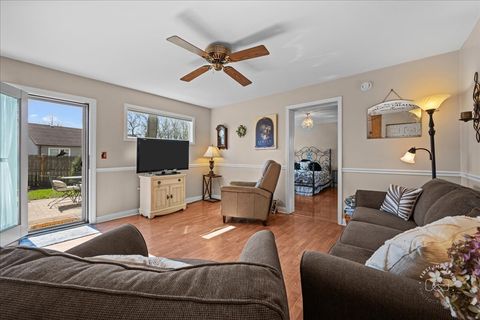 Tiny photo for 2138 Derby Court, Wheaton, IL 60189 (MLS # 12611951)