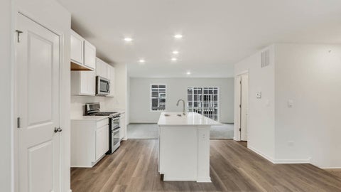 Tiny photo for 412 lakeshore Court, St. Charles, IL 60174 (MLS # 12701410)