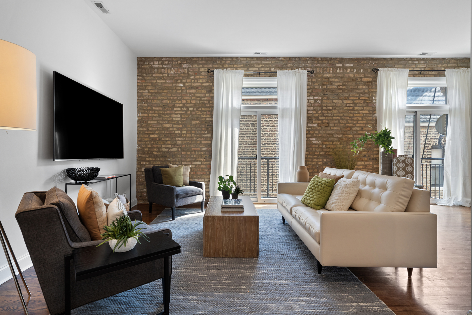 1315 N Bosworth Avenue 7