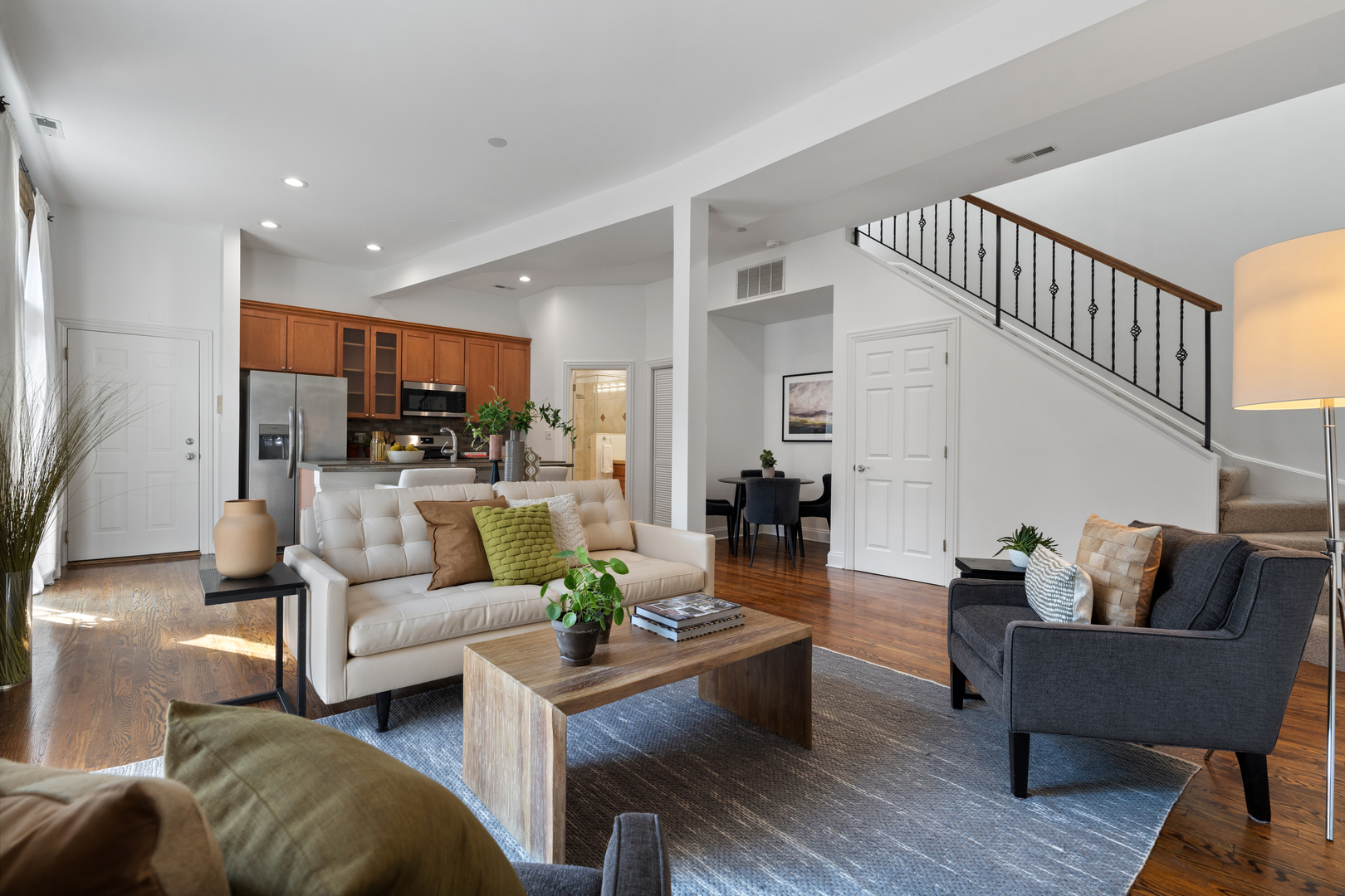 1315 N Bosworth Avenue 7