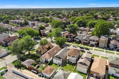 Tiny photo for 9549 S Calumet Avenue, Chicago, IL 60628 (MLS # 12546754)