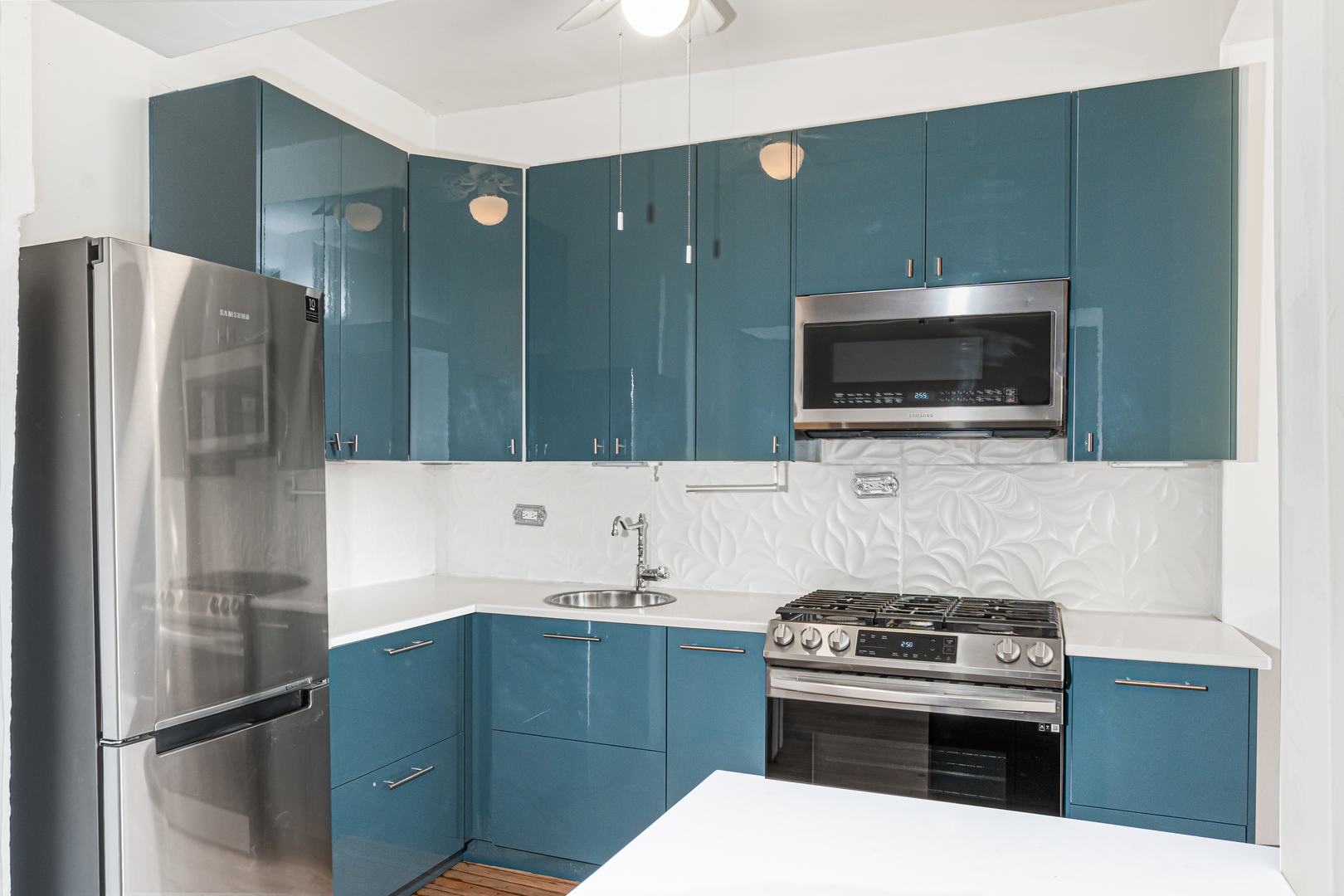 3520 N Lake Shore Drive 4P