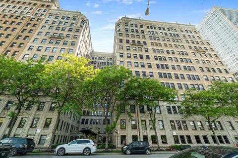 3520 N Lake Shore Drive 4P Chicago IL 60657