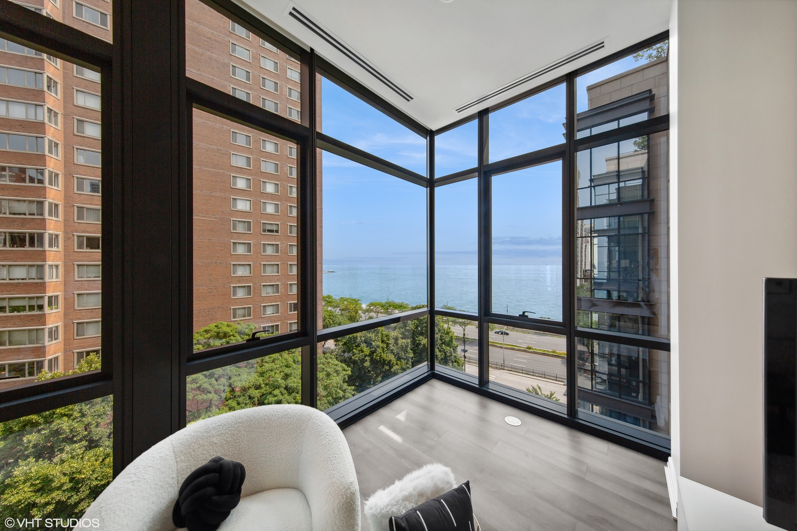 61 E Banks Street 802