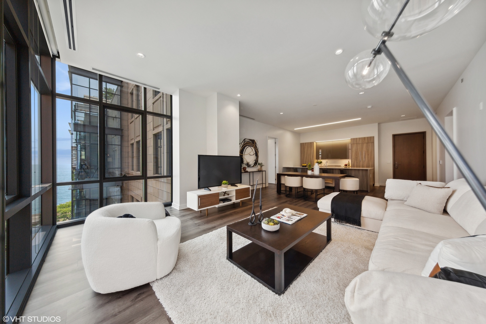 61 E Banks Street 802