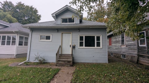 Photo of 3337 7 1/2 Avenue, Rock Island, IL 61201 (MLS # 12786527)