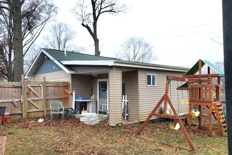 Tiny photo for 604 W Water Street, Pinckneyville, IL 62274 (MLS # 12542688)