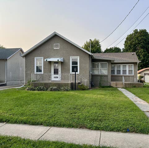 Photo of 2311 7th Street, Peru, IL 61354 (MLS # 12728256)