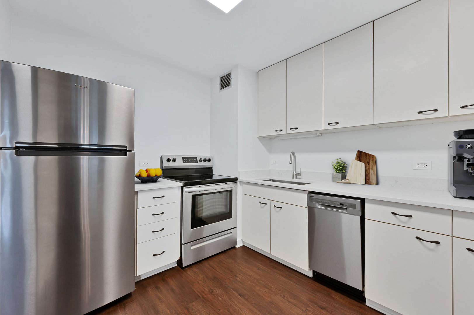 1636 N Wells Street 1503