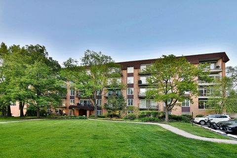 A home in Glen Ellyn