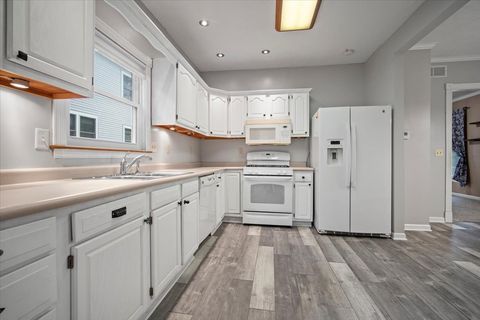 Tiny photo for 1219 Koch Street, Bloomington, IL 61701 (MLS # 12494403)