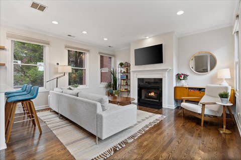 Tiny photo for 2036 W LEMOYNE Street #D, Chicago, IL 60622 (MLS # 12723130)