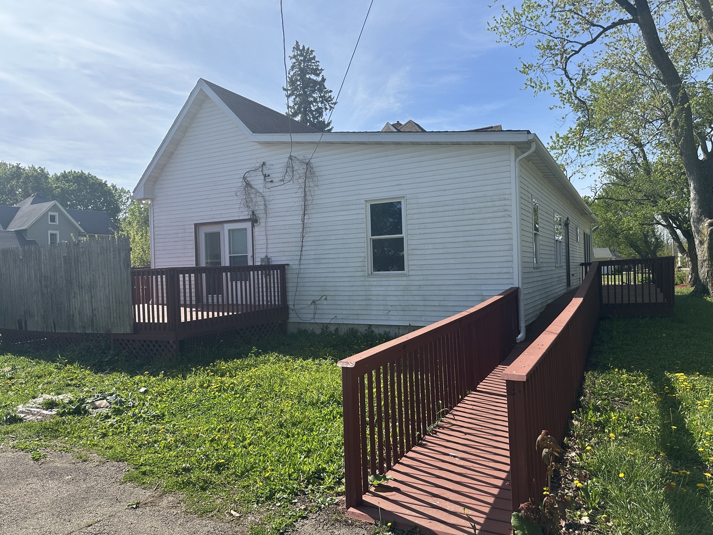 247 W Maple Street