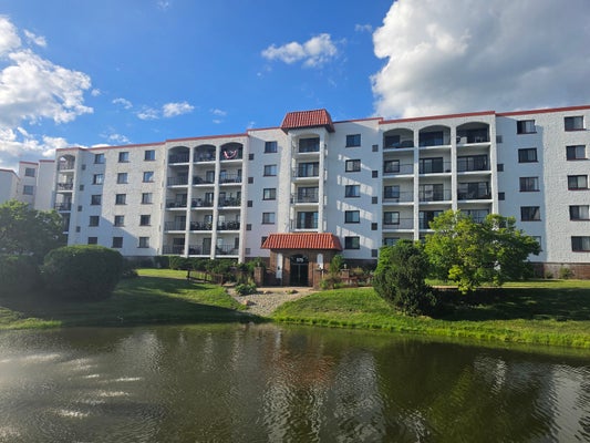 375 PLUM CREEK DR APT 103, WHEELING, IL 60090 - Image 5e4f3eeef8bc9a58428c8cfdbc2644a0/3333565441