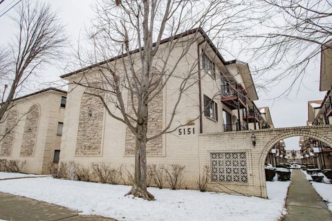 Tiny photo for 5151 N EAST RIVER Road #125A, Chicago, IL 60656 (MLS # 12592463)