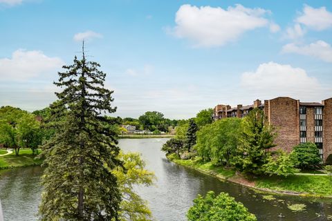 Tiny photo for 701 Lake Hinsdale Drive #412, Willowbrook, IL 60527 (MLS # 12676991)