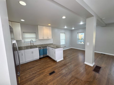Tiny photo for 2323 Vernon Street, Blue Island, IL 60406 (MLS # 12789849)