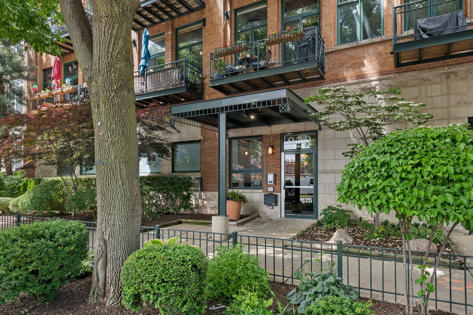 920 W Sheridan Road 308