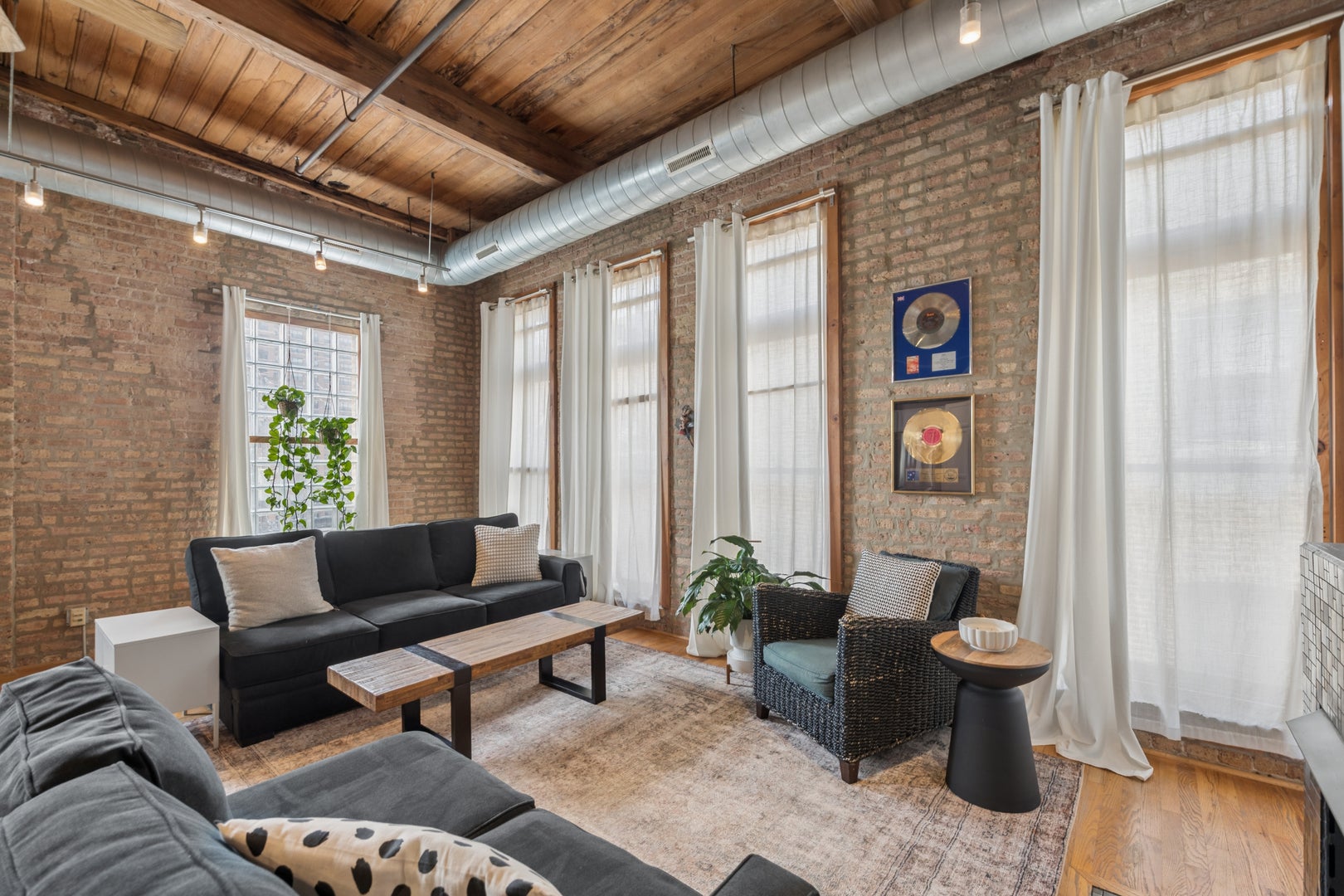 920 W Sheridan Road 308