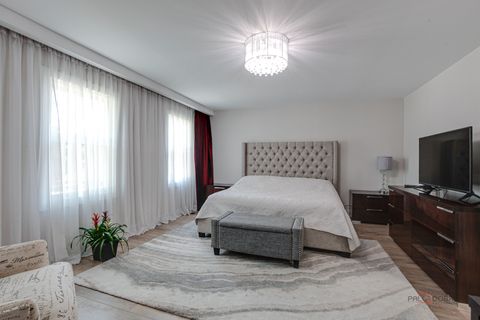 Tiny photo for 5190 Chambers Drive, Hoffman Estates, IL 60010 (MLS # 12535460)