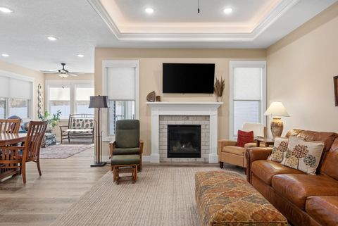 Tiny photo for 1311 Heights Court, Bettendorf, IA 52722 (MLS # 12604802)