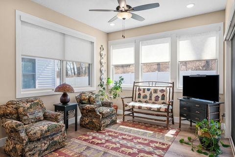 Tiny photo for 1311 Heights Court, Bettendorf, IA 52722 (MLS # 12604802)