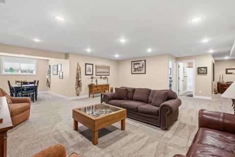 Tiny photo for 1311 Heights Court, Bettendorf, IA 52722 (MLS # 12604802)