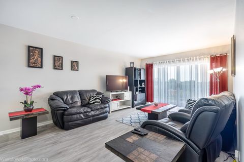 Tiny photo for 7091 W Touhy Avenue #505, Niles, IL 60714 (MLS # 12422600)