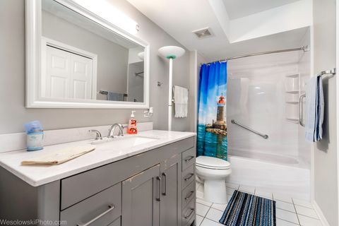 Tiny photo for 7091 W Touhy Avenue #505, Niles, IL 60714 (MLS # 12422600)